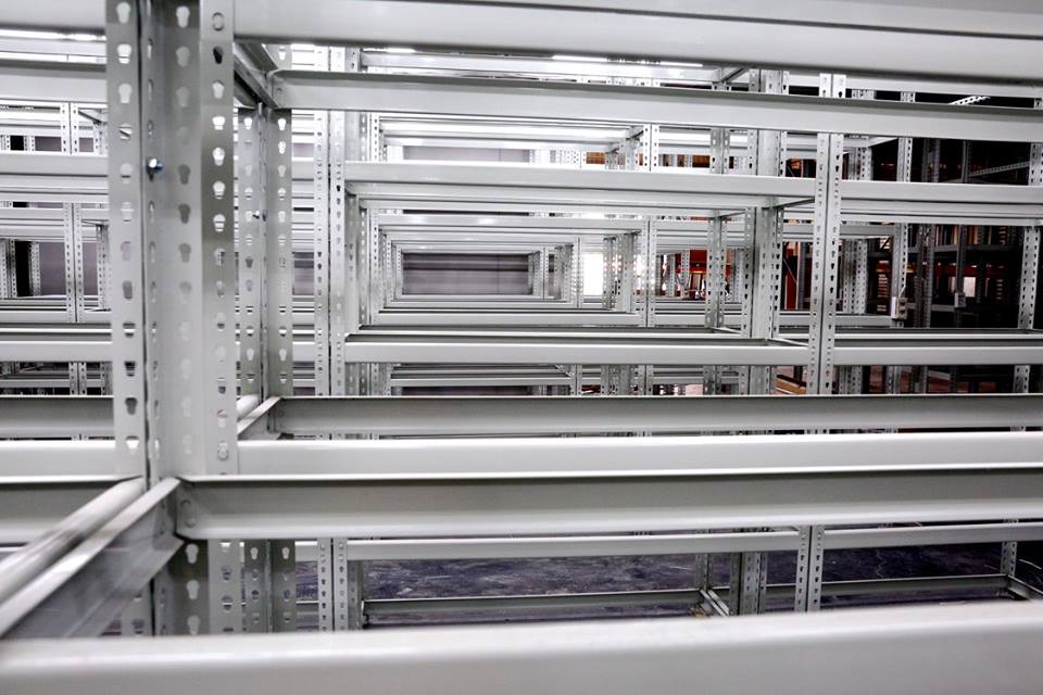 高雄物流公司～免螺絲角鋼倉庫積層式物料架