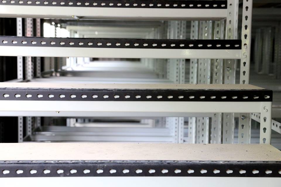 高雄物流公司～免螺絲角鋼倉庫積層式物料架