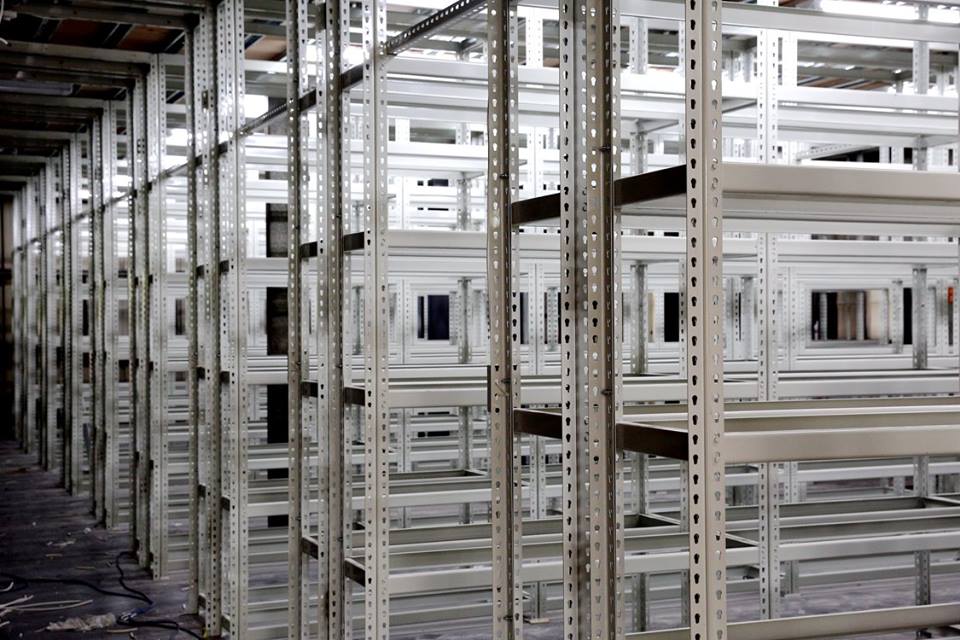 高雄物流公司～免螺絲角鋼倉庫積層式物料架