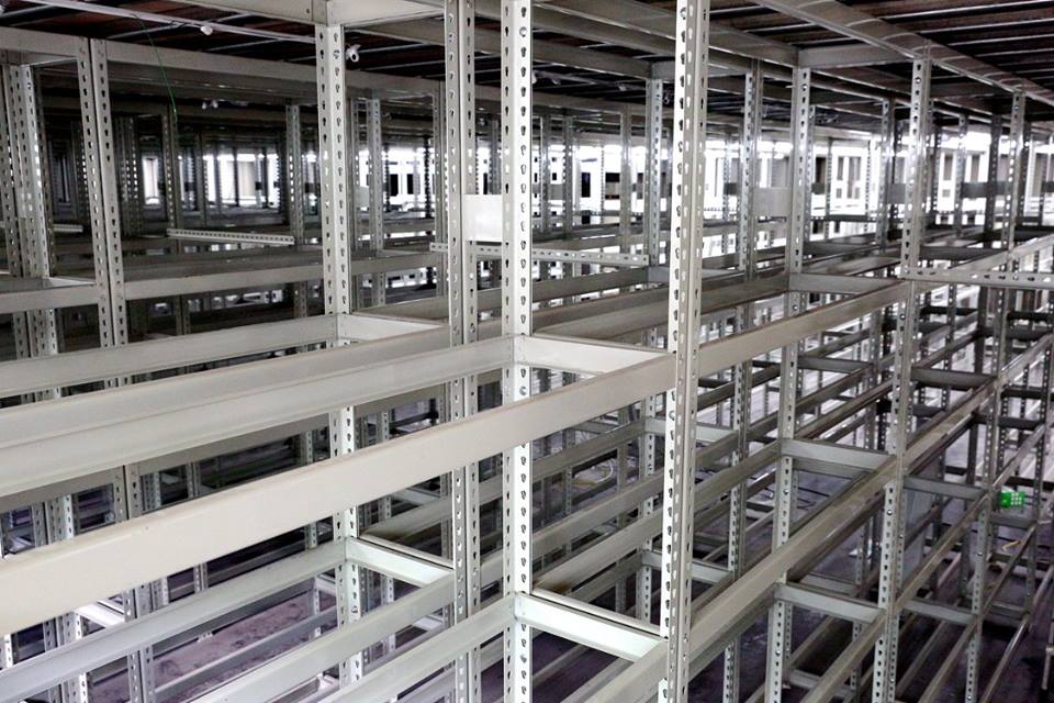 高雄物流公司～免螺絲角鋼倉庫積層式物料架