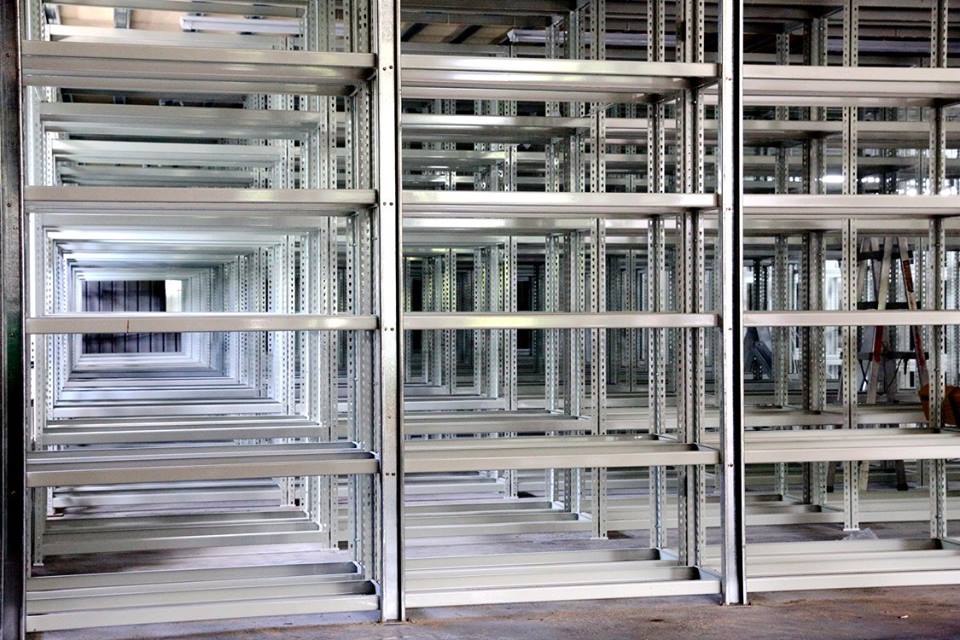 高雄物流公司～免螺絲角鋼倉庫積層式物料架