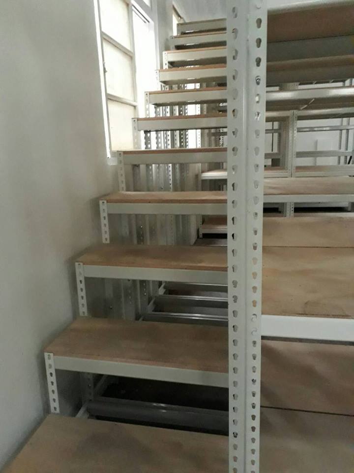 永康區化工廠～積層式象牙白免螺絲角鋼物料架