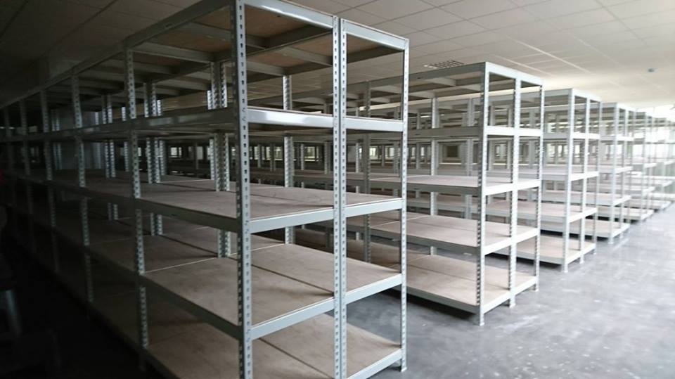 大高雄工業區～象牙白免螺絲角鋼倉儲架