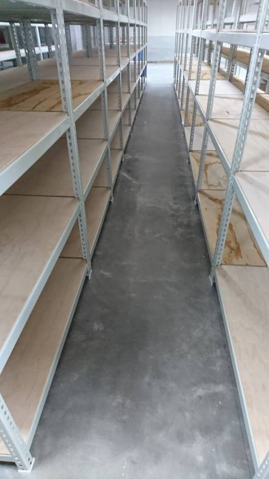 大高雄工業區～象牙白免螺絲角鋼倉儲架&nbsp;