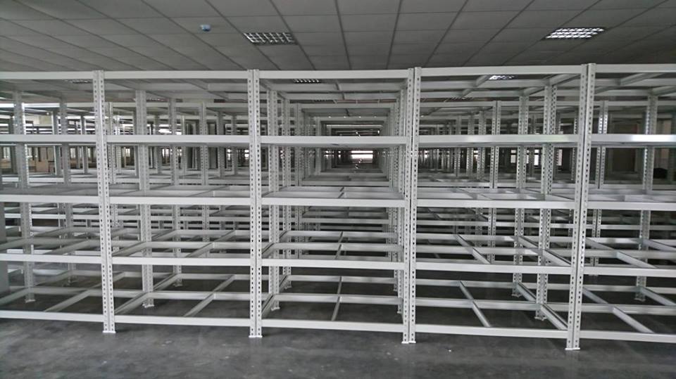 大高雄工業區～象牙白免螺絲角鋼倉儲架&nbsp;