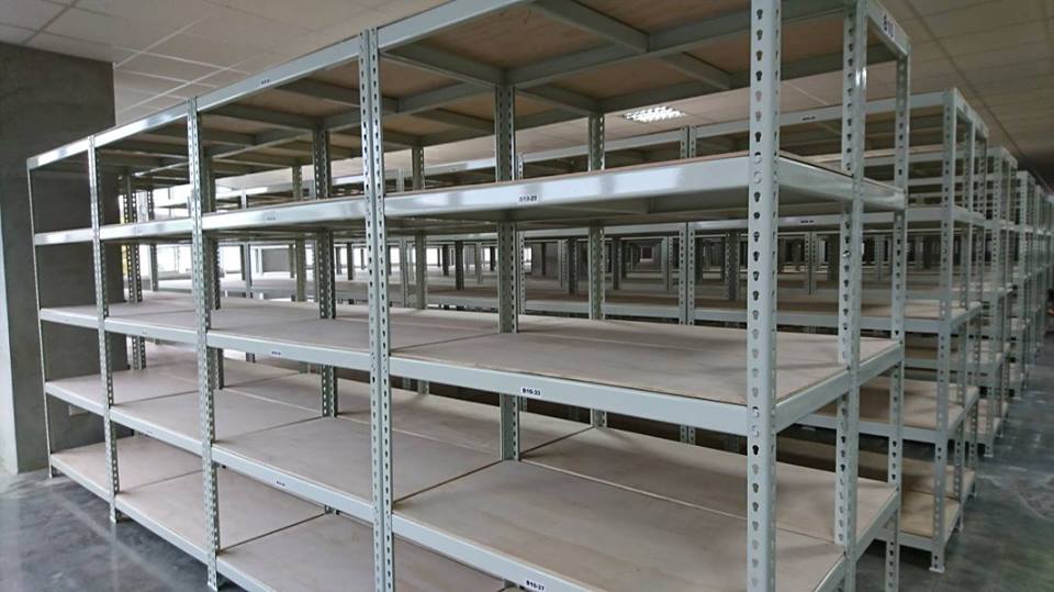 大高雄工業區～象牙白免螺絲角鋼倉儲架&nbsp;
