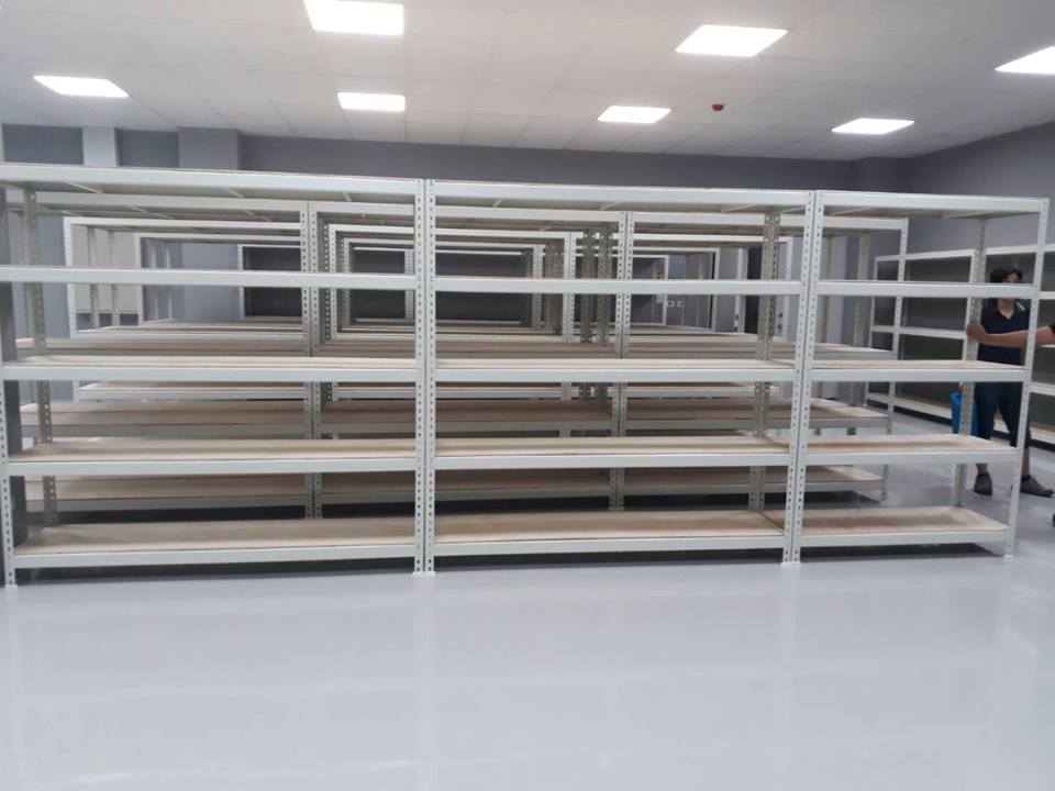 高雄螺絲公司～象牙白免螺絲角鋼倉儲貨料架&nbsp;