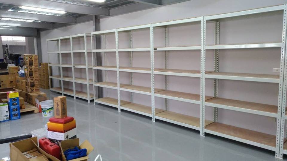 北區汽車公司～象牙白免螺絲角鋼倉儲物料架