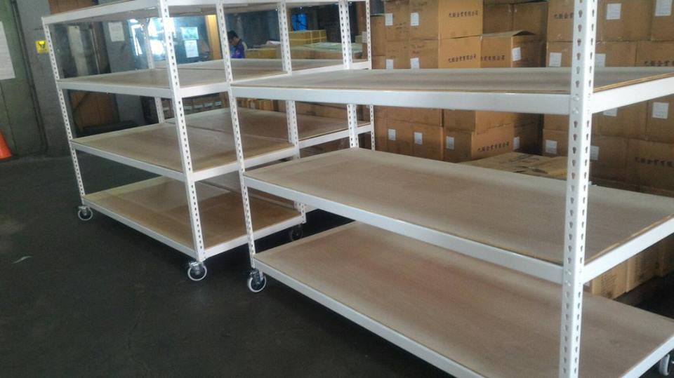 安定區公司～純白免螺絲角鋼車輪架