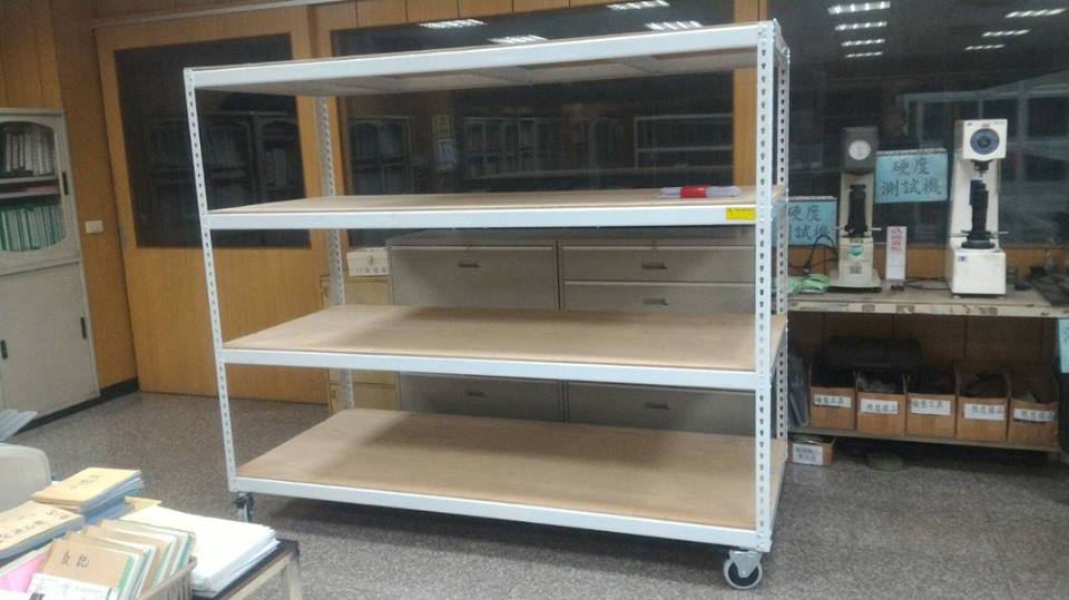 安定區公司～純白免螺絲角鋼車輪架