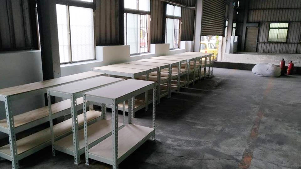 岡山區公司～象牙白免螺絲角鋼貨物料架