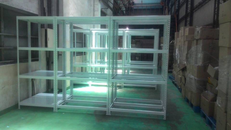 安平工業區化妝品公司～象牙白免螺絲角鋼倉儲架&amp;烤漆鋼板&nbsp;