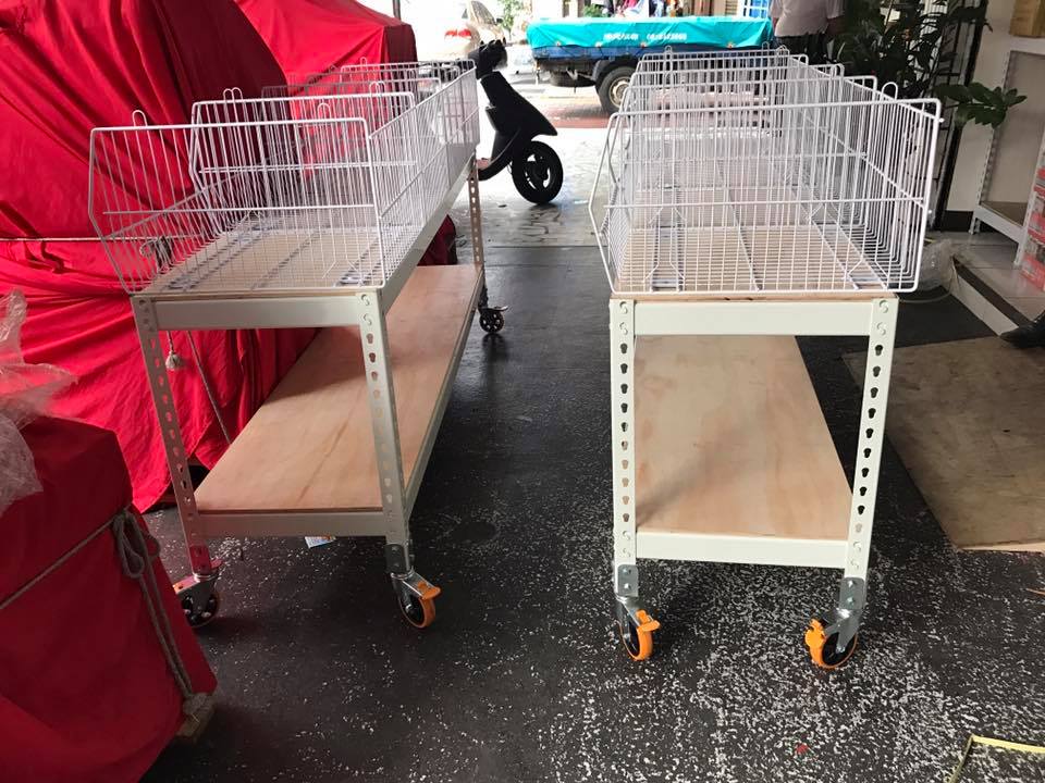 北區超市～象牙白角鋼展示架&nbsp;