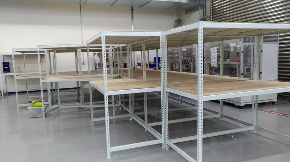 南科公司～象牙白免螺絲角鋼貨物料架