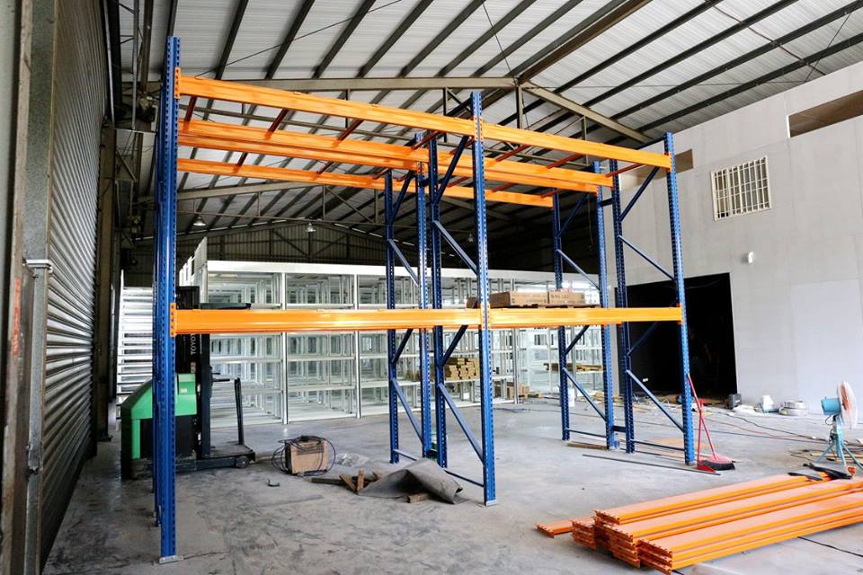 高雄物流公司～重量型角鋼物料架