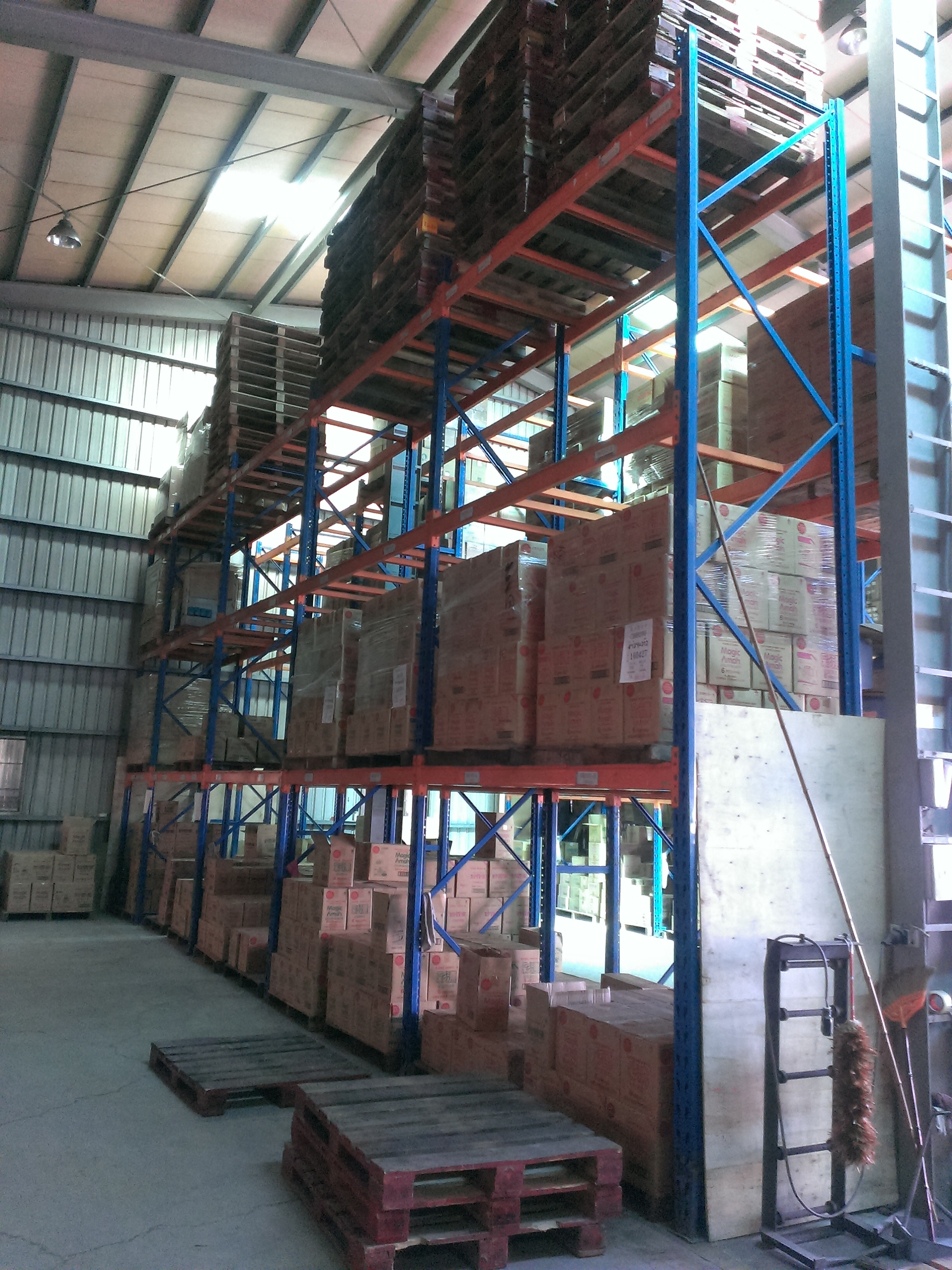 倉儲角鋼重型貨物料鐵架