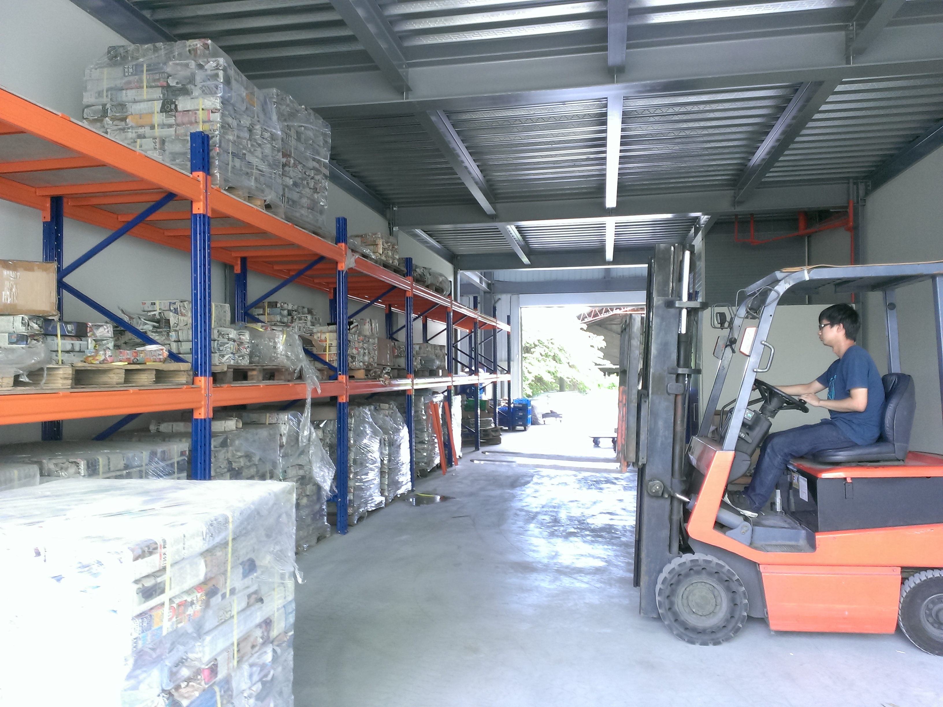 倉儲角鋼重型貨物料鐵架