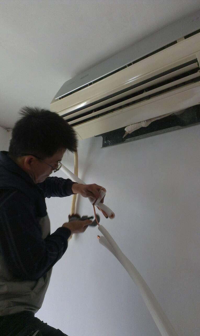 土城某宿舍安裝冷氣工