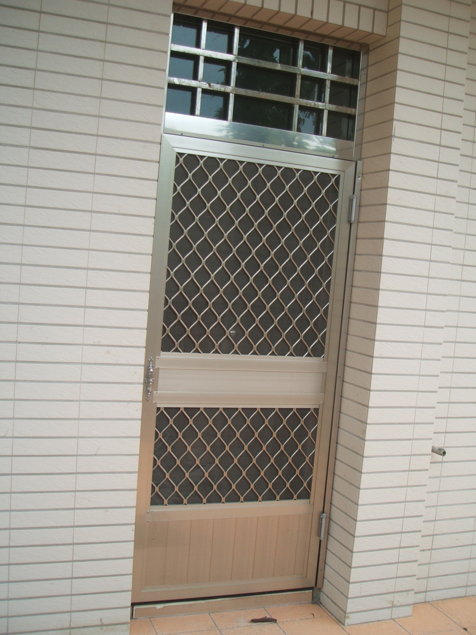 鋁花格紗門