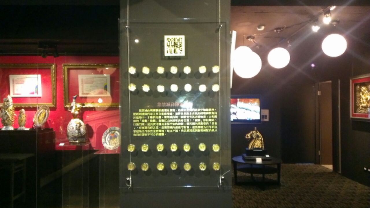 海報架-套幣展示