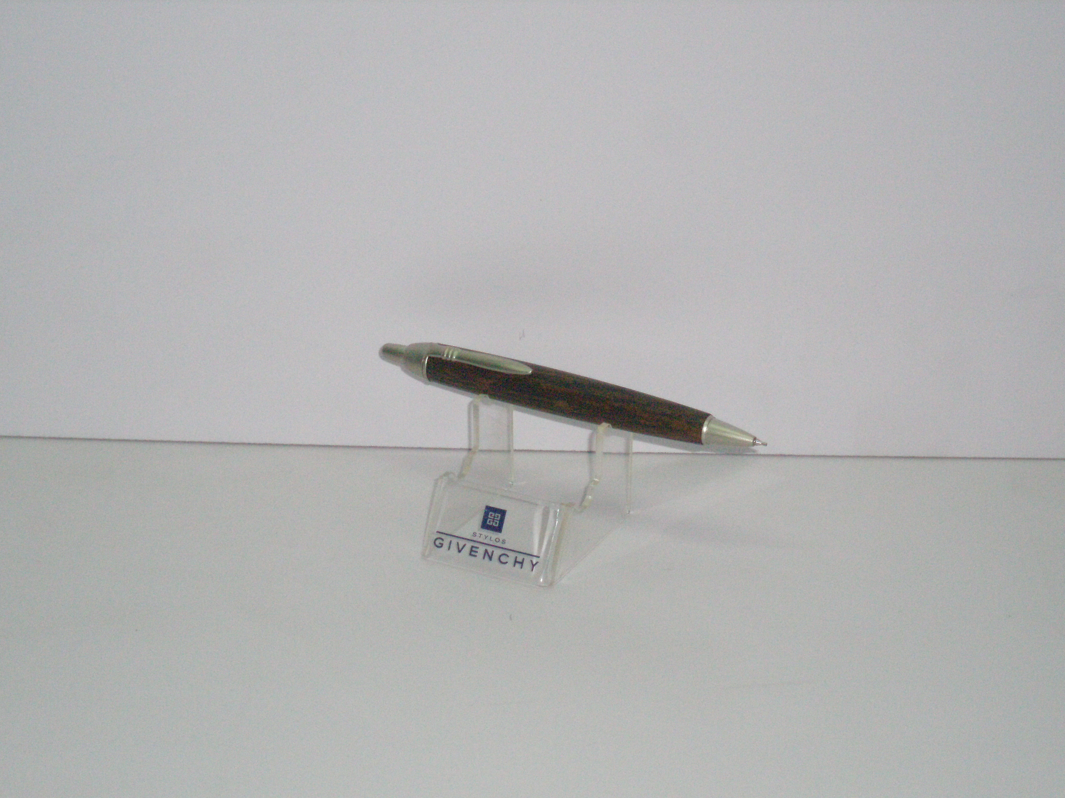 桌上型-筆架-givenchy