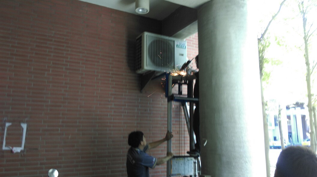 學校拆機第一波