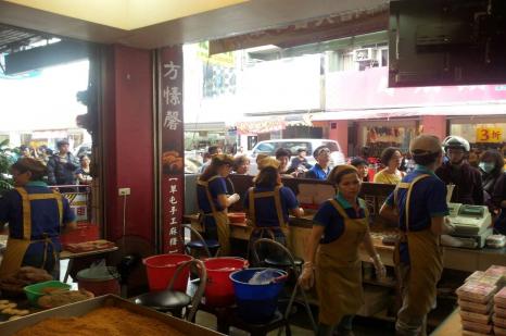 方愫馨草屯手工麻糬-排隊實景