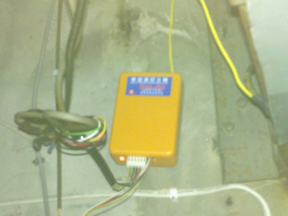 車道捲門加裝管制型遙控器(附加時間自動關門功能)