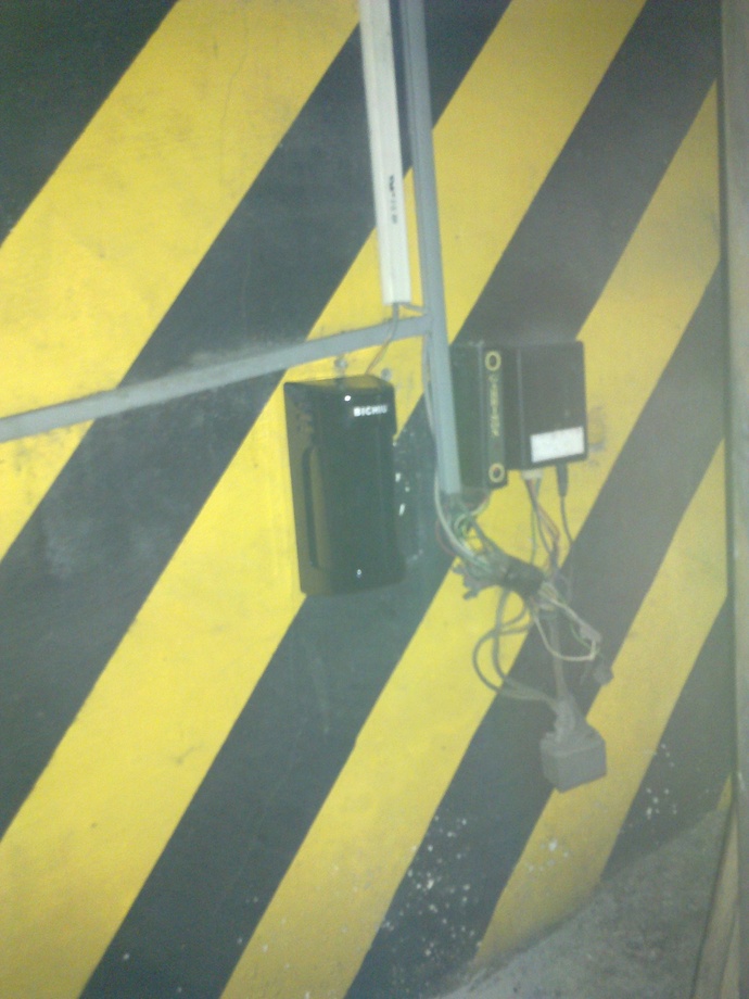 車道門對照式紅外線防壓裝置