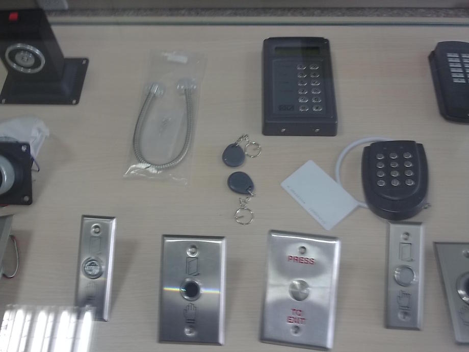 感應主機+金屬按鈕開關