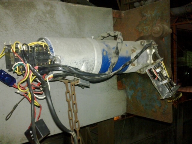 修理捲門限制開關更換