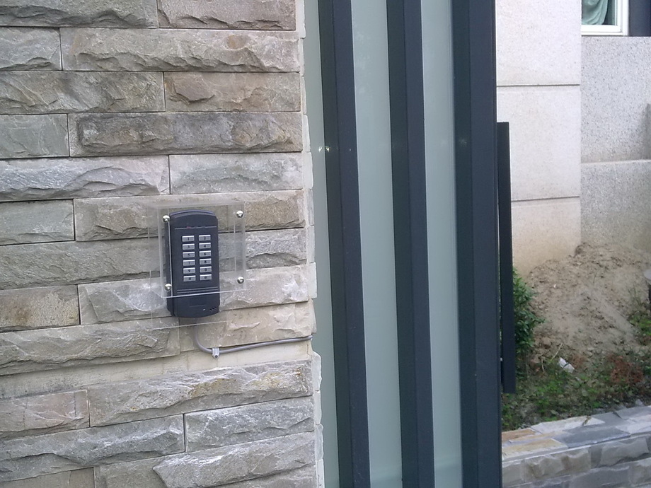 客戶安裝soca725感應密碼機