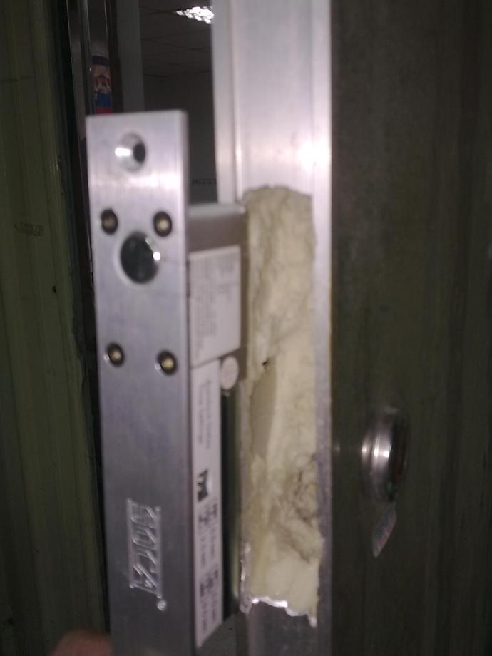 幫客戶安裝陽極鎖+遙控器