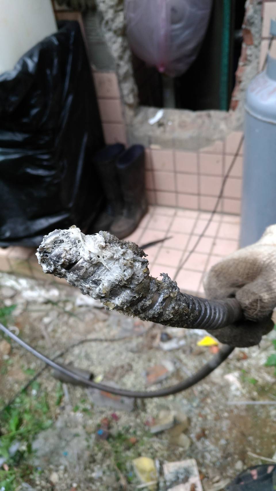 排水管異物取出,水管通了