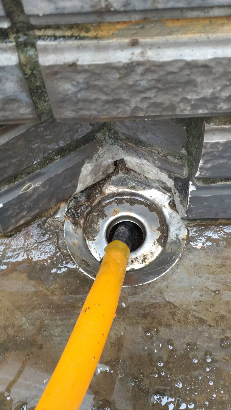 通頂樓陽台排水管