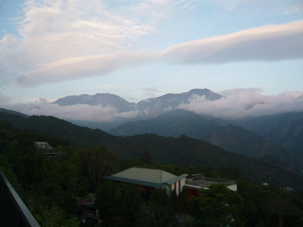 大武山休閒農場-遠眺本場住宿及教學大樓