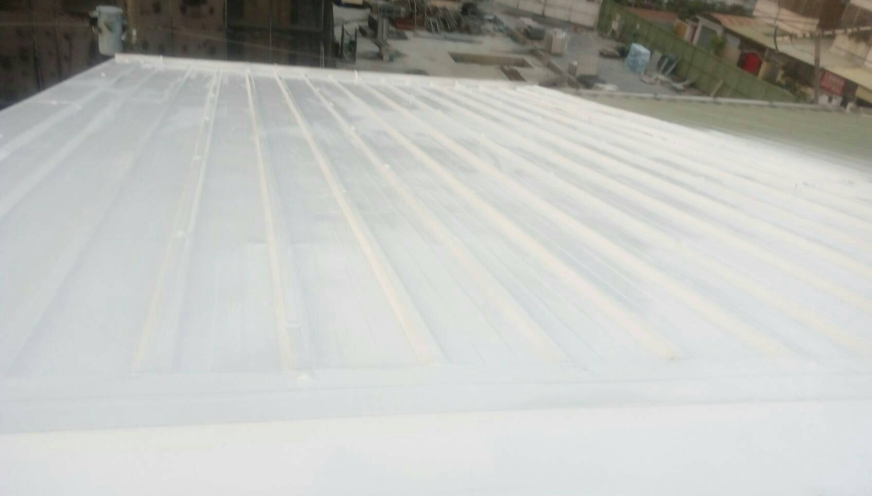 彩色鋼板噴隔熱面漆施工