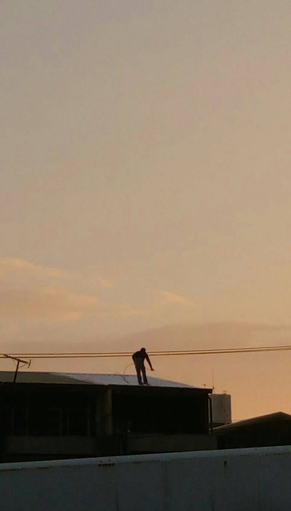 彩色鋼板噴隔熱面漆施工