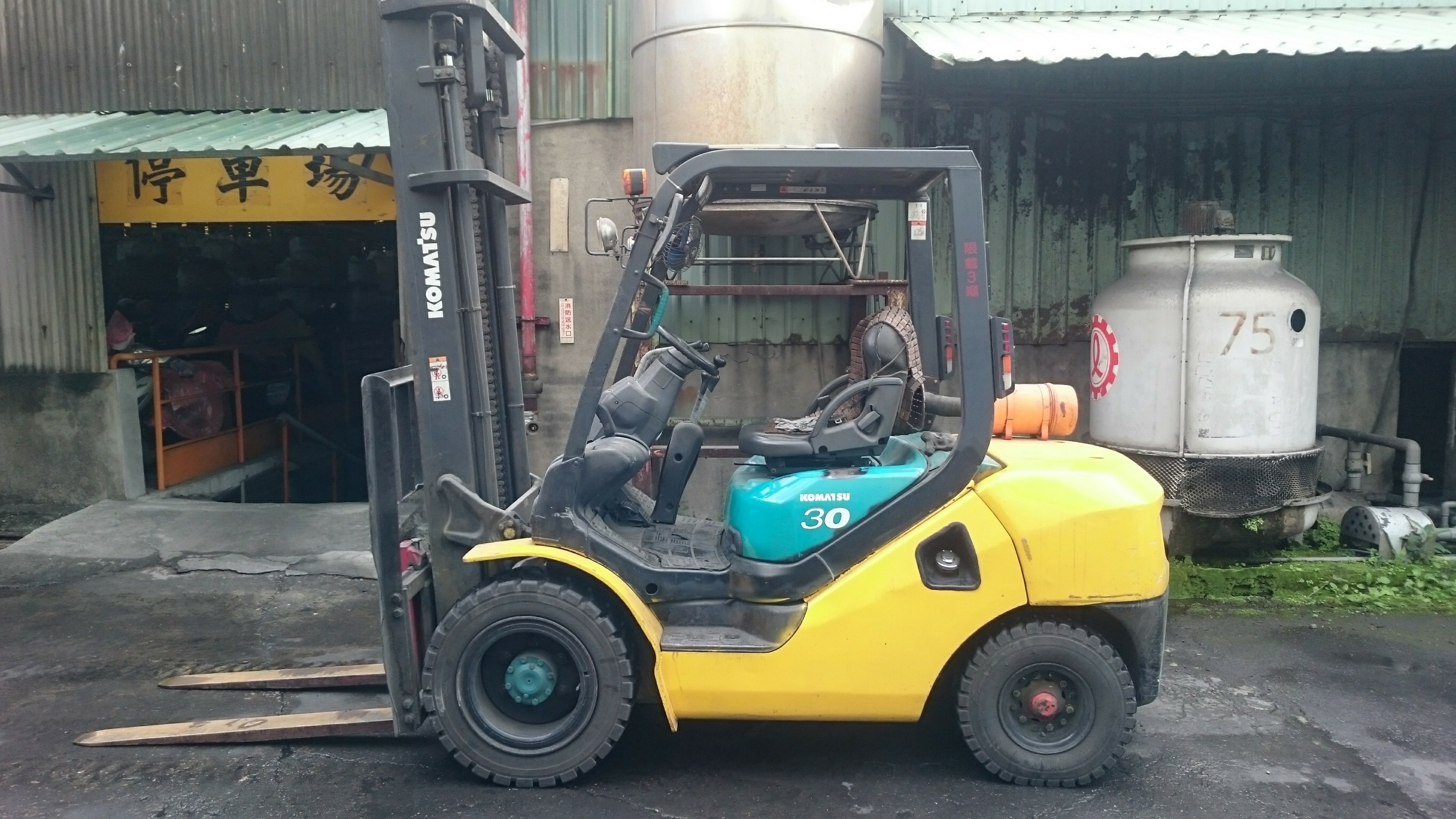 KOMATSU柴油3.0噸