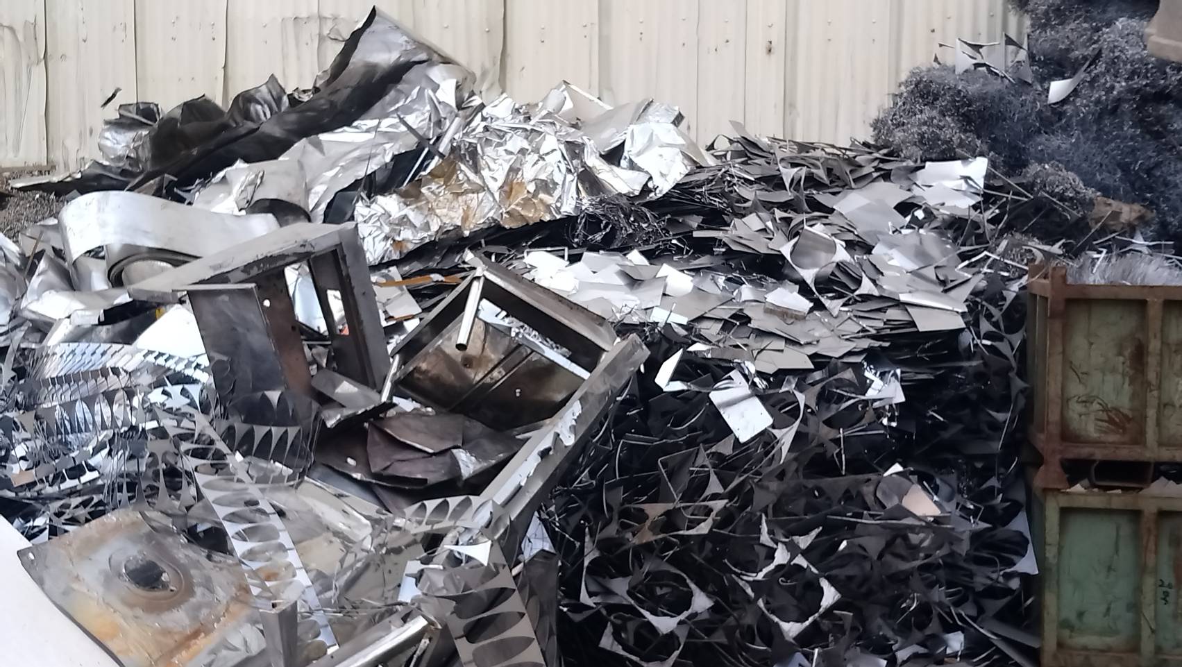 廢鐵,廢銅,廢鋁,廢不銹鋼,廢五金買賣,工廠下腳料,廠房拆除承包,資源回收