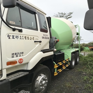 預拌車車身噴漆