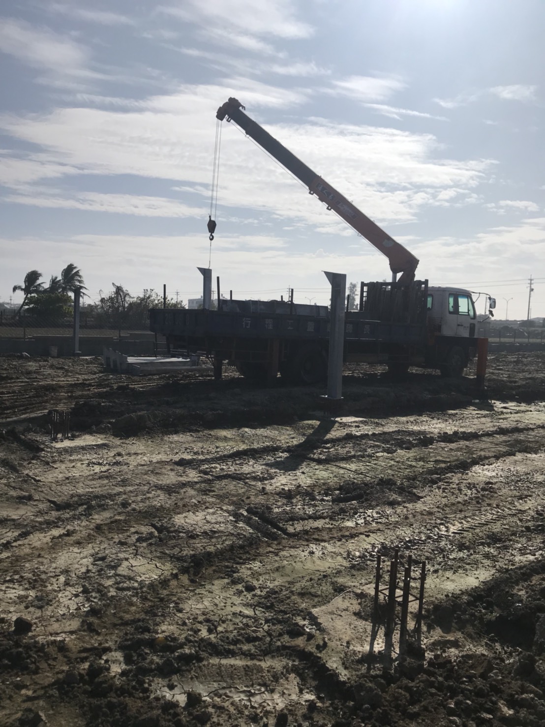 吊車建構鋼骨結構-勝佳工程行