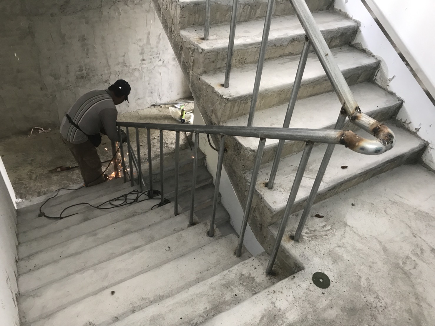 不銹鋼樓扶手-勝佳工程行