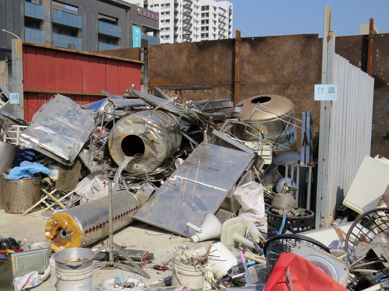高雄水塔廢鐵下角料回收