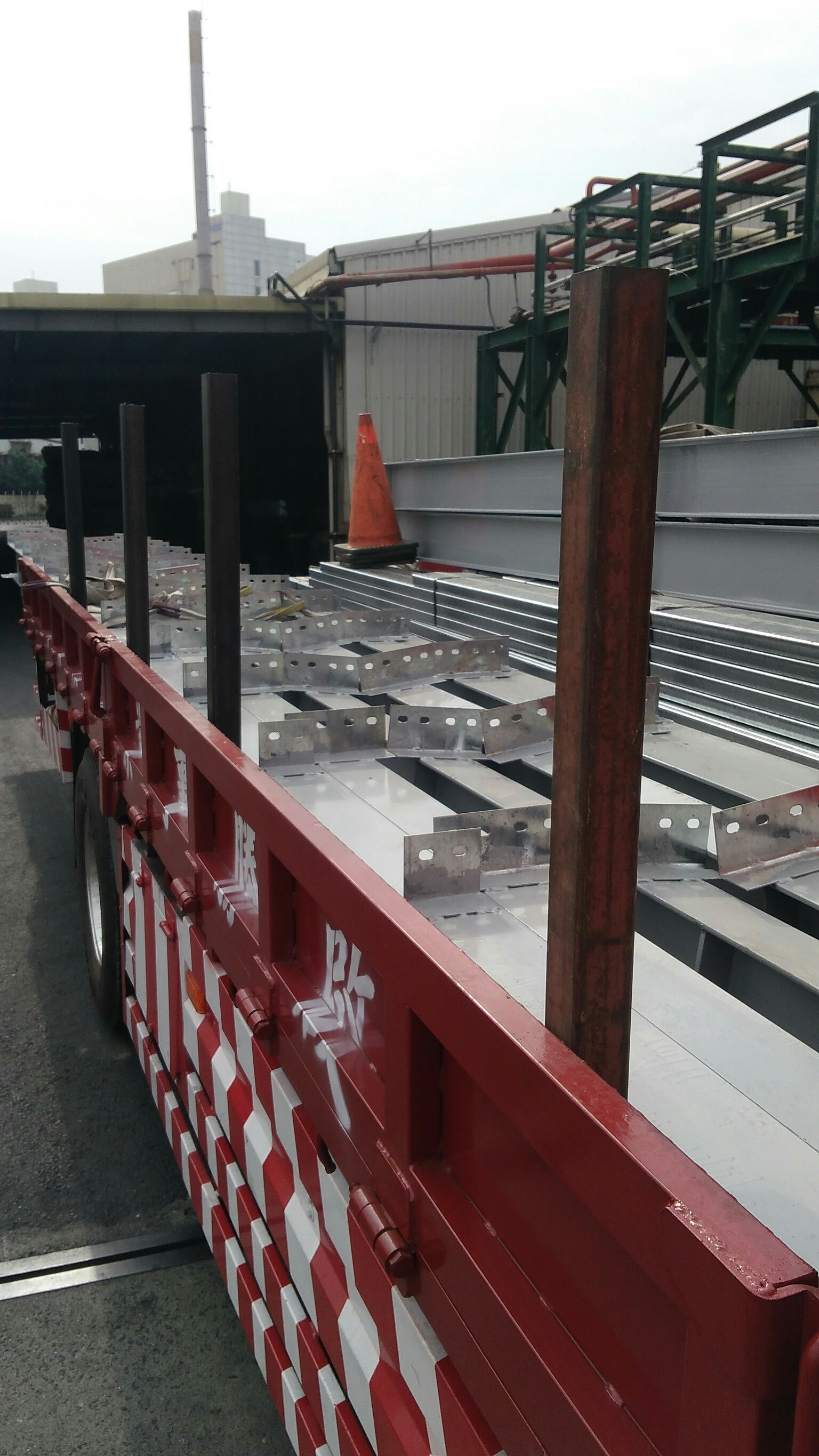 高雄鐵材吊掛運輸