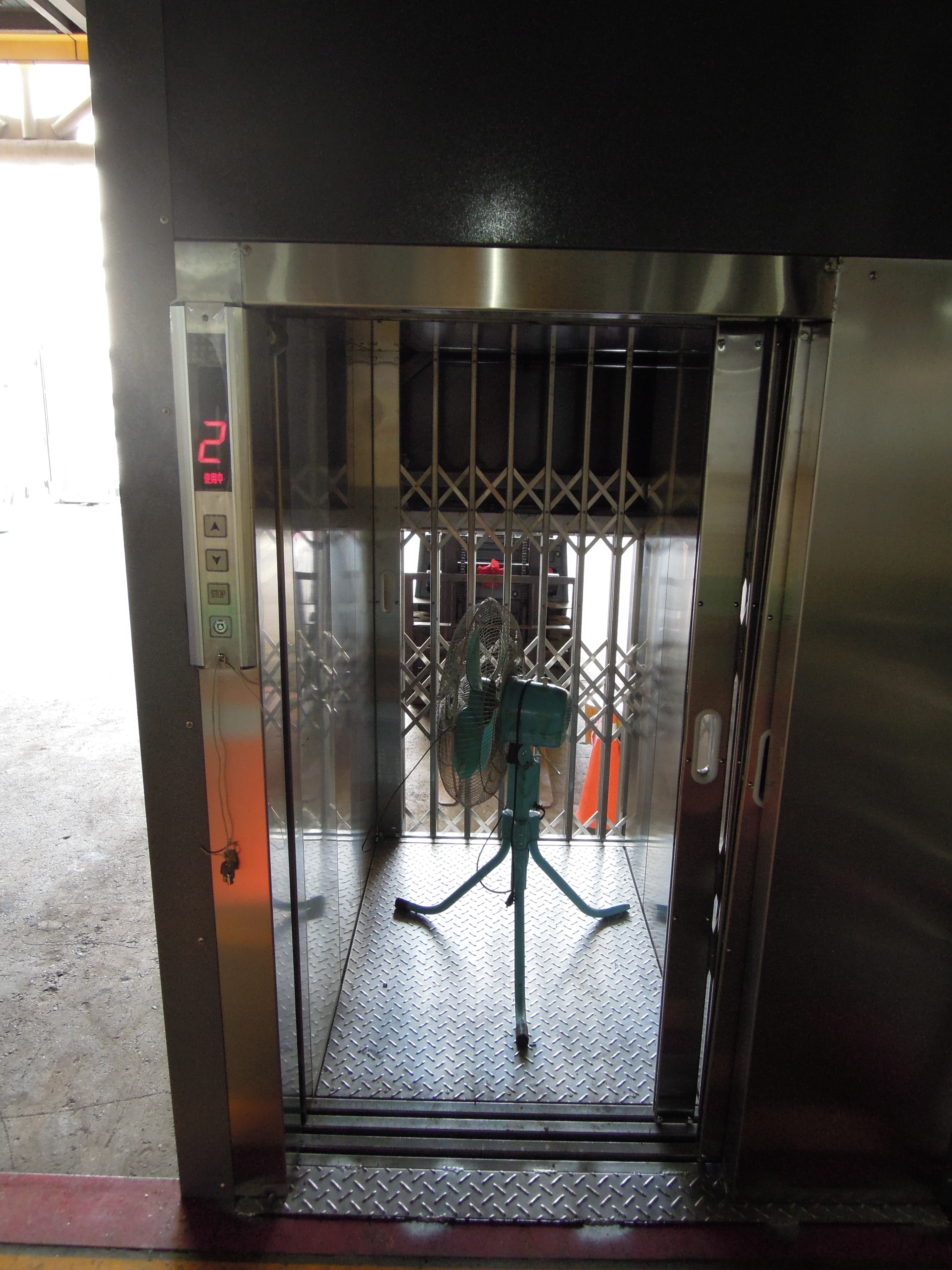 電子廠簡易升降機