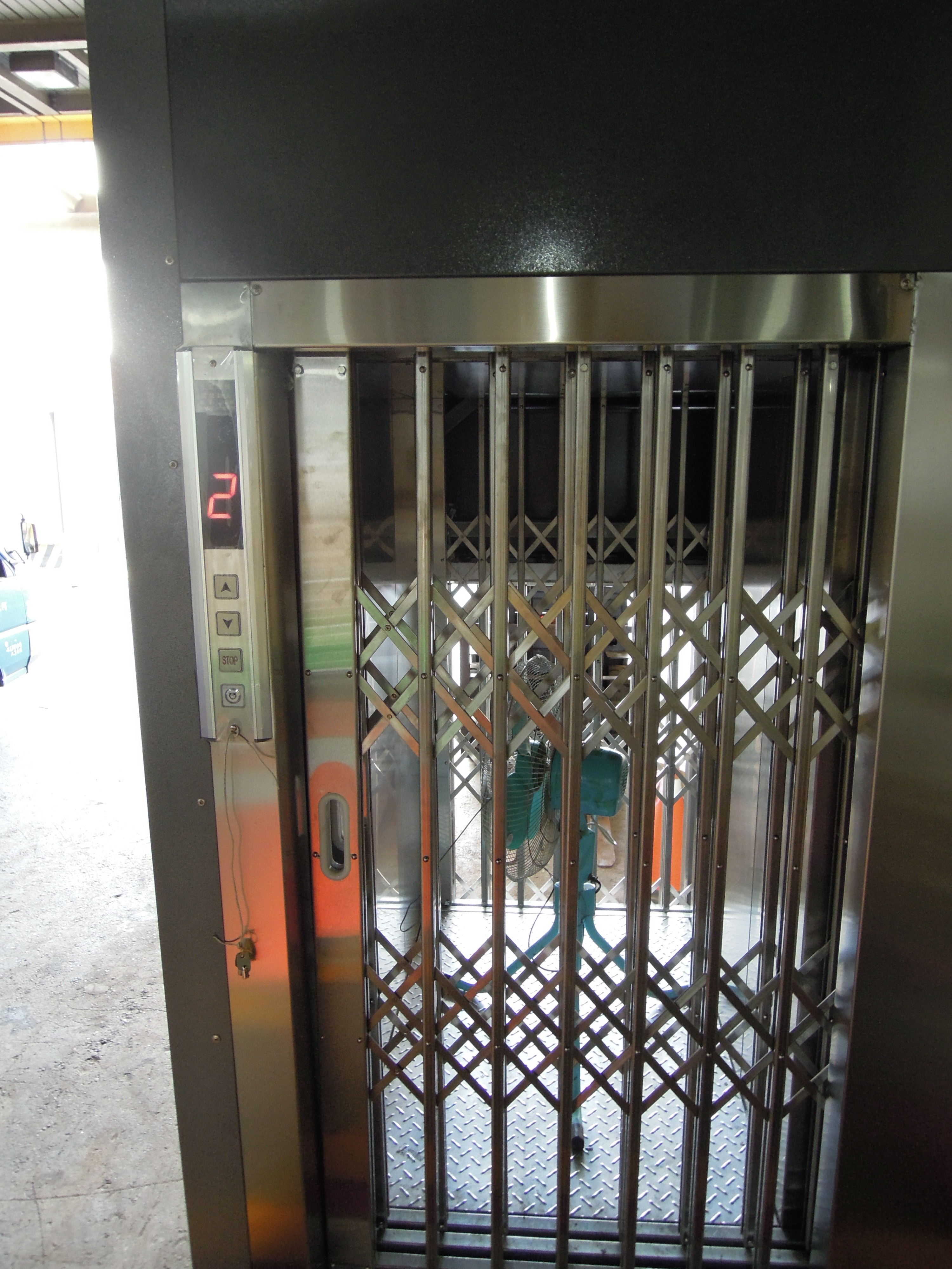 電子廠簡易升降機