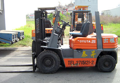 卡車、吊車及特種運輸