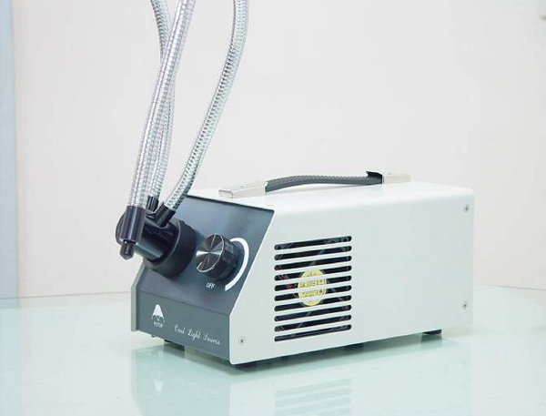 22.顯微鏡用冷光纖燈源