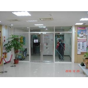 象牙白鋁框+不銹鋼門扇